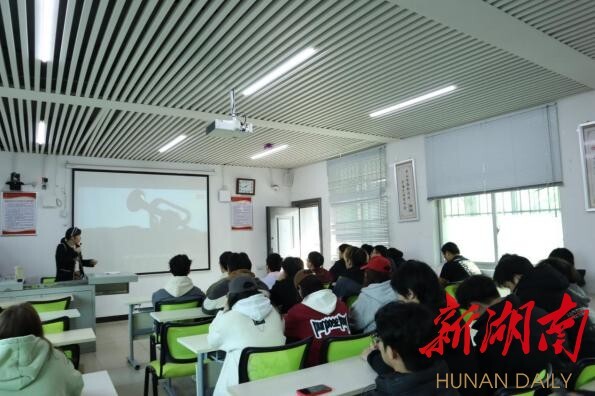 育己育人 湖南现代物流职业技术学院红色理论宣讲让主题党日活起来